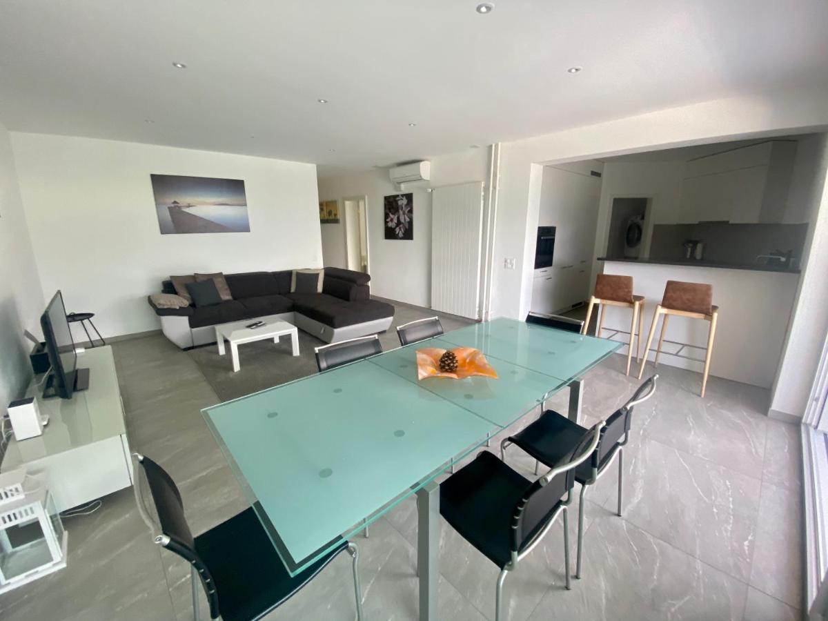 Lungolago Apartment *